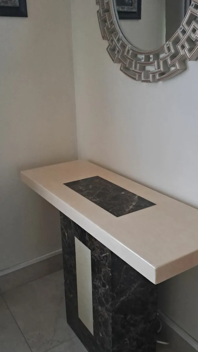 Console Table - Image 3
