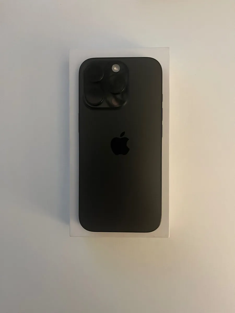 iPhone 16 pro 256gb Black Titanium - Image 1