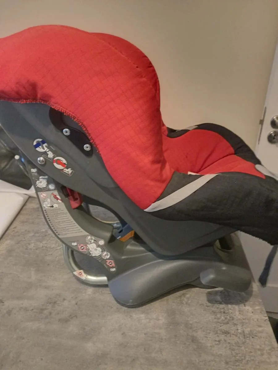 Britax kids car seat. - Image 4