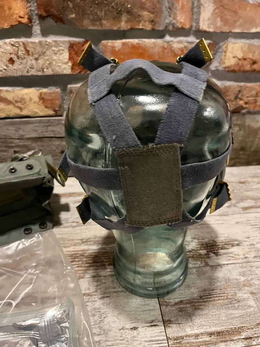 Vintage gas mask - Image 3