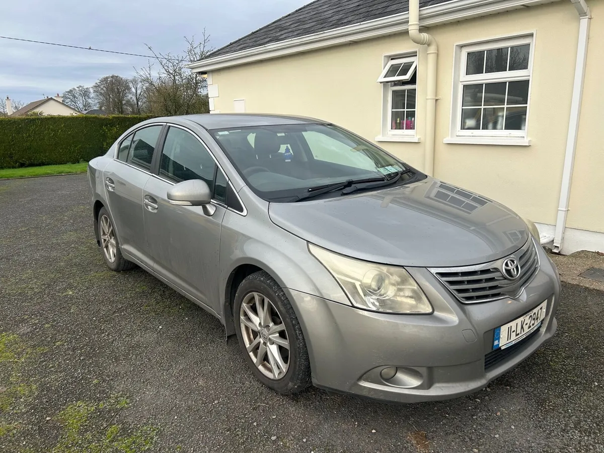 Toyota Avensis 2011 - Image 2