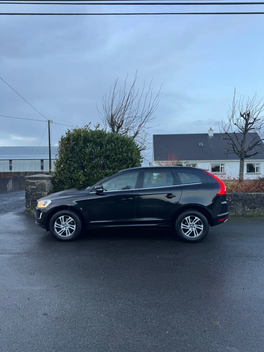 Volvo XC60 2014 AUTOMATIC - Image 4