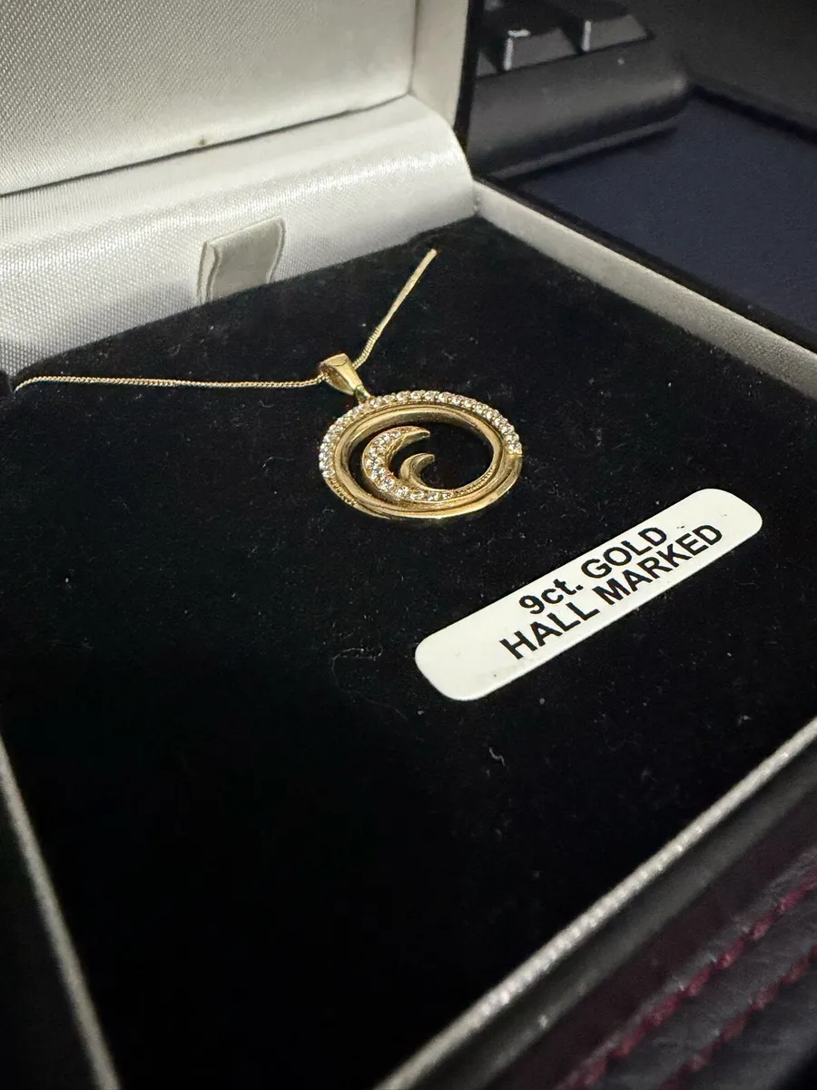 9ct Gold Pendant - Image 2