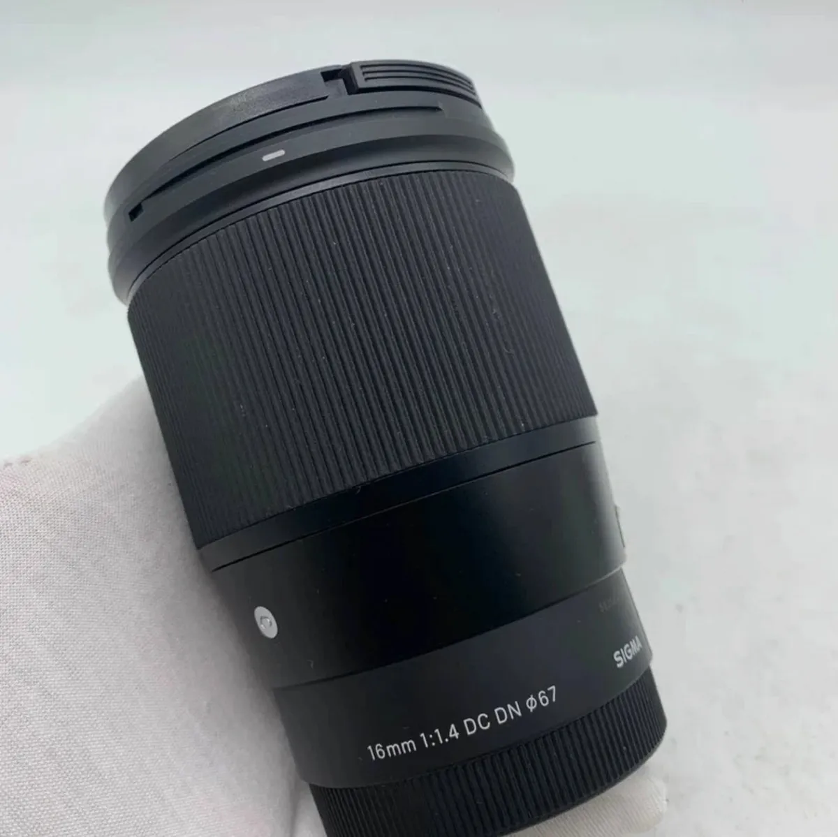 Sigma 16mm f1.4 Sony E Lens - Image 2