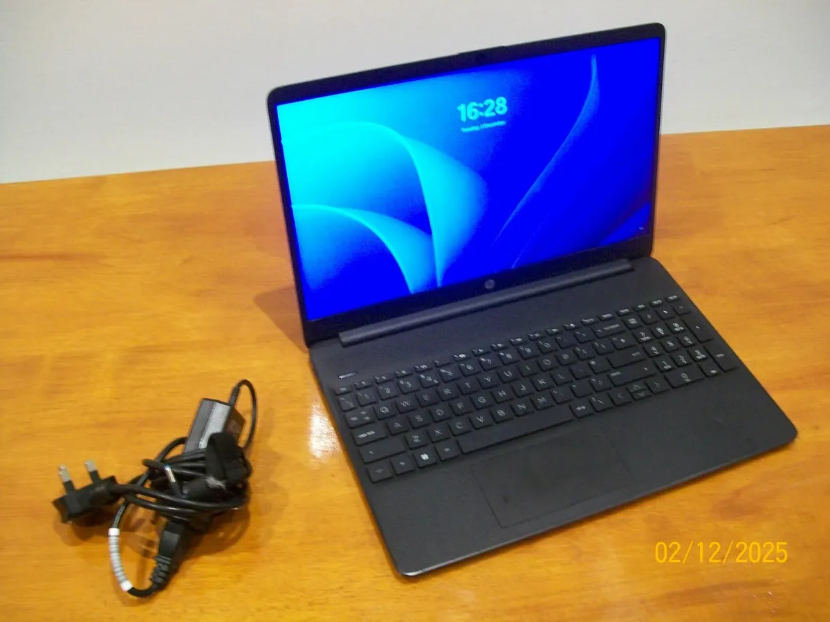 HP Laptop - 15s-fq0xxx 15.6in - Image 1