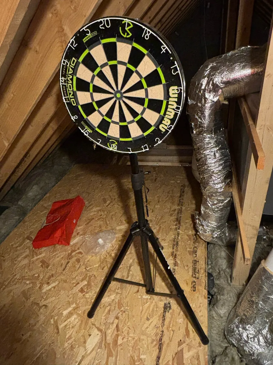 Dart board with stand - Image 3