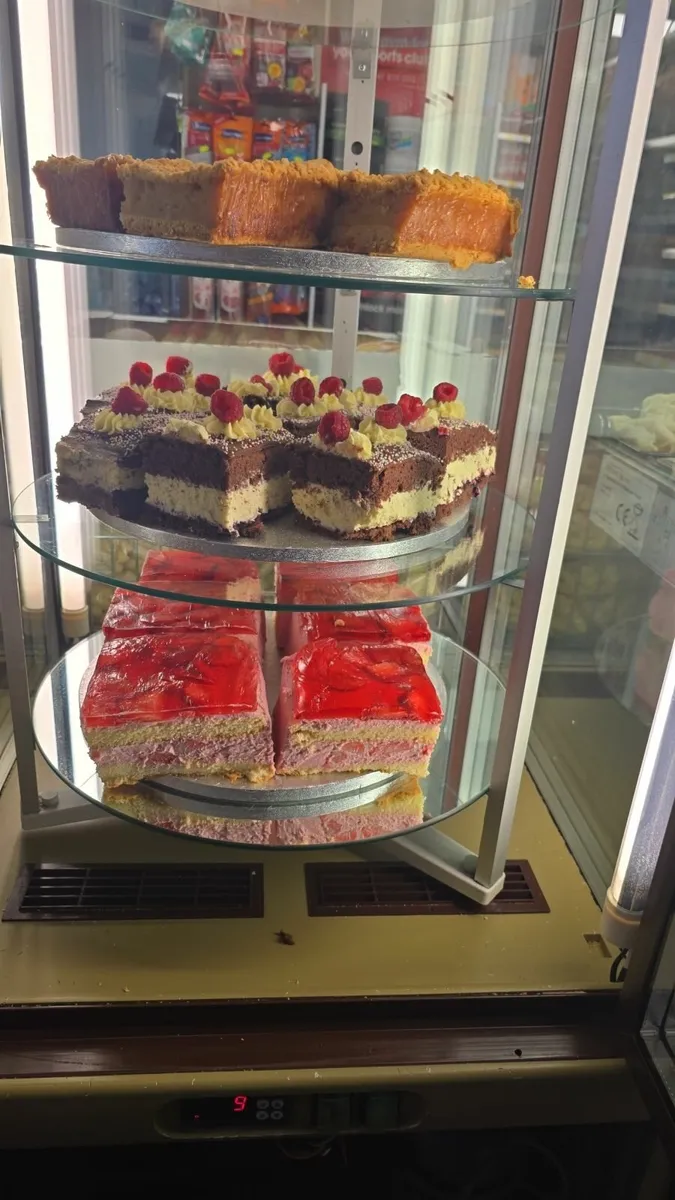 Cake display fridge - Image 3