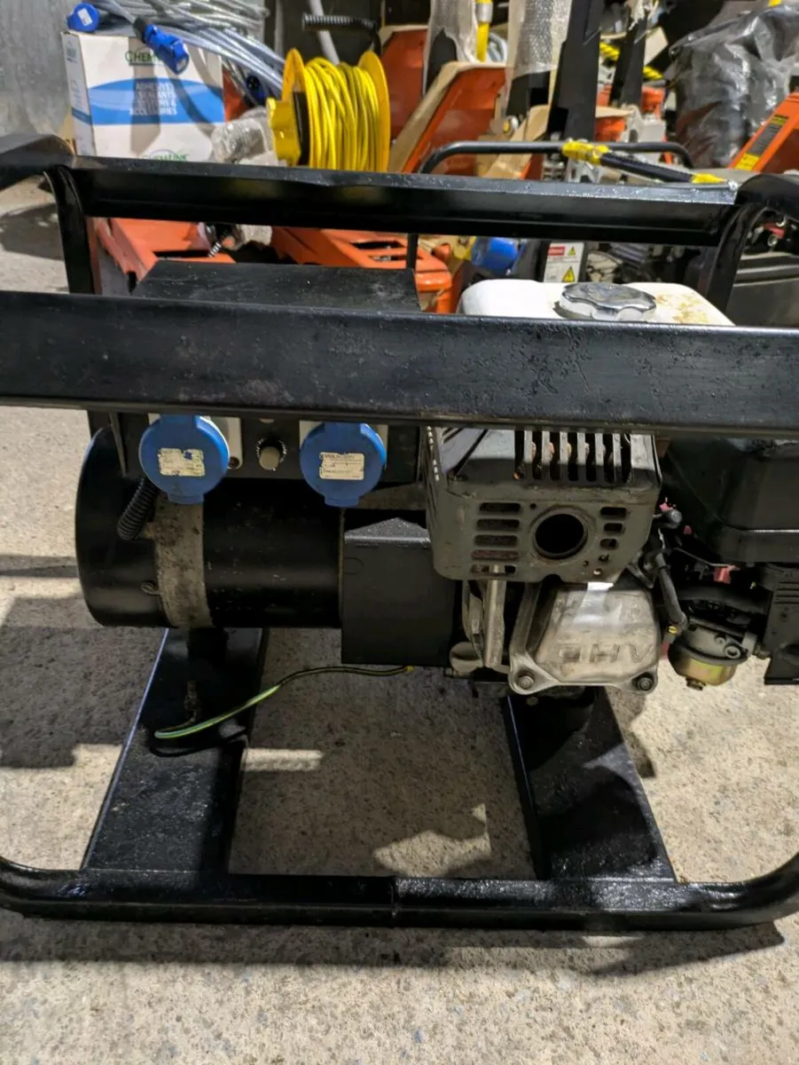Honda generator - Image 1