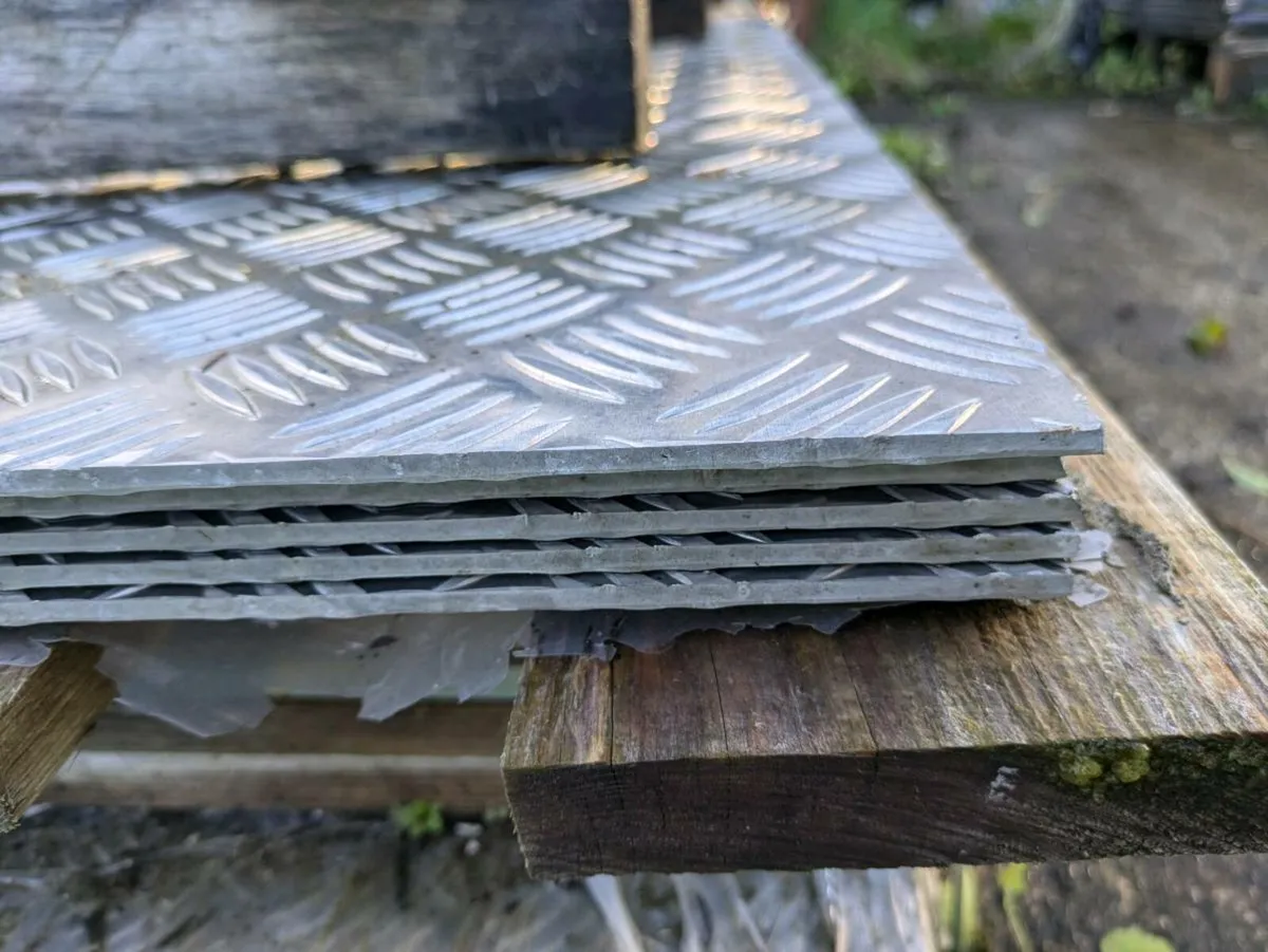 Aluminum pallets and sheets of chquard plate - Image 2