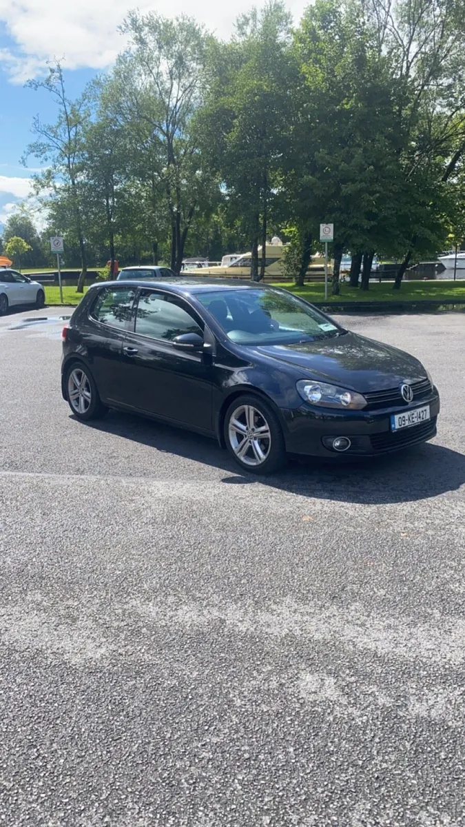 Volkswagen Golf 2.0 - Image 1