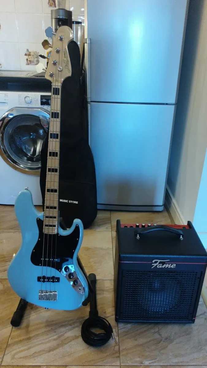 J&D Jazz Bass + Fame Gaia 30 Amp - Image 1