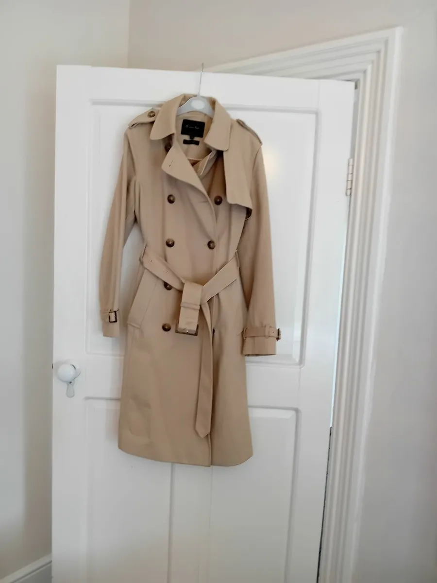 Massimo Dutti  raincoat.  As new - Image 2