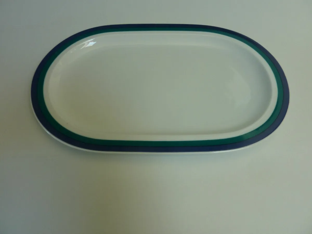 Bowls, gravy boat and plate by Rosenthal - Image 2