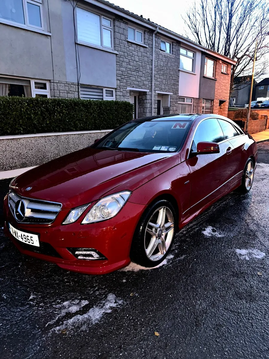 Mercedes Benz E-Class 220 Amg - Image 2