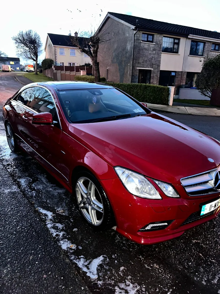 Mercedes Benz E-Class 220 Amg - Image 3