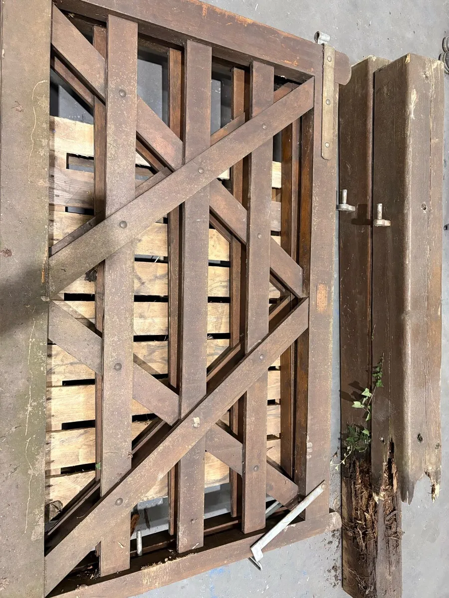Timber gates - Image 3