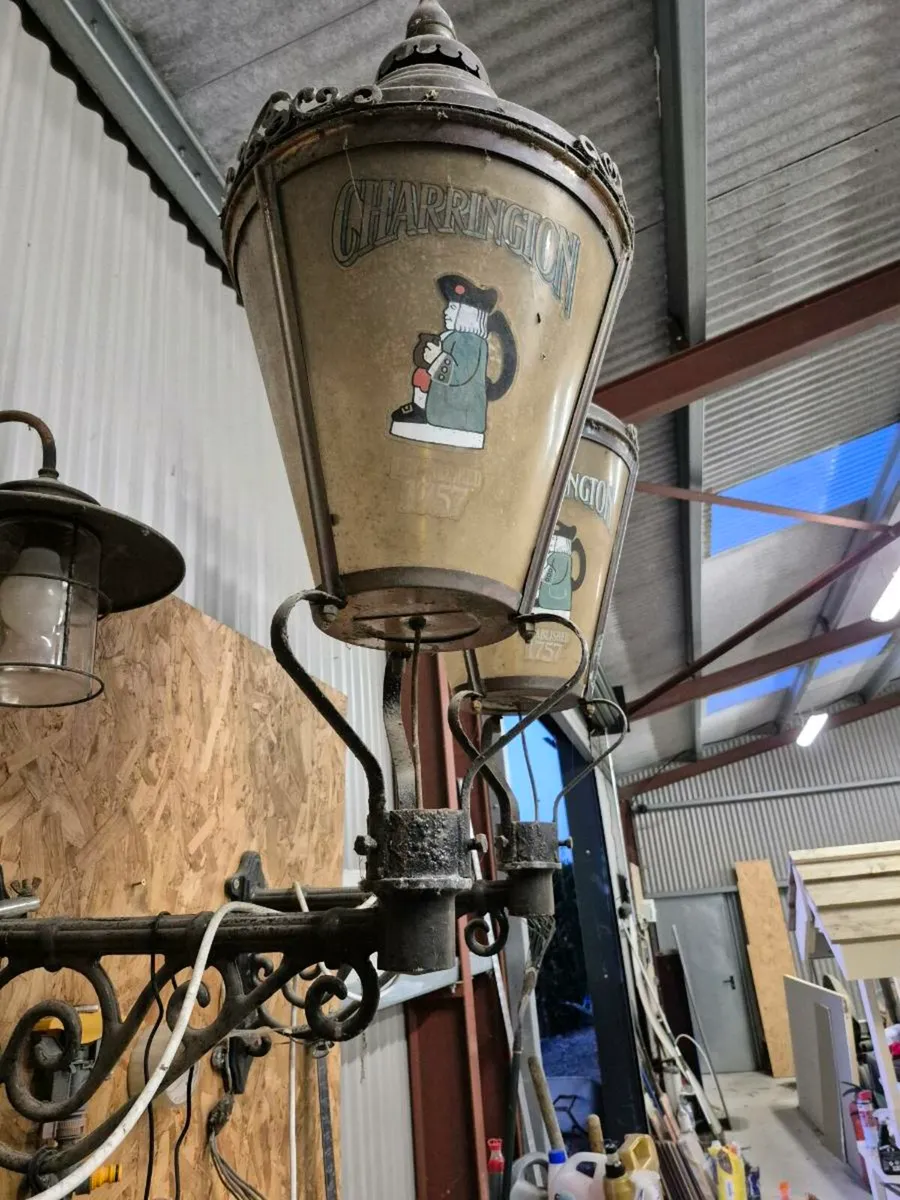 Old pub lights - Image 1