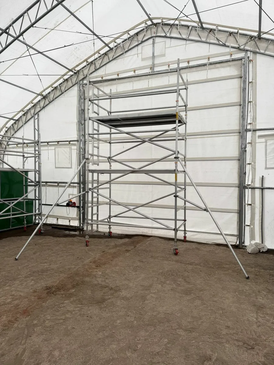 Scaffolding tower - Image 1