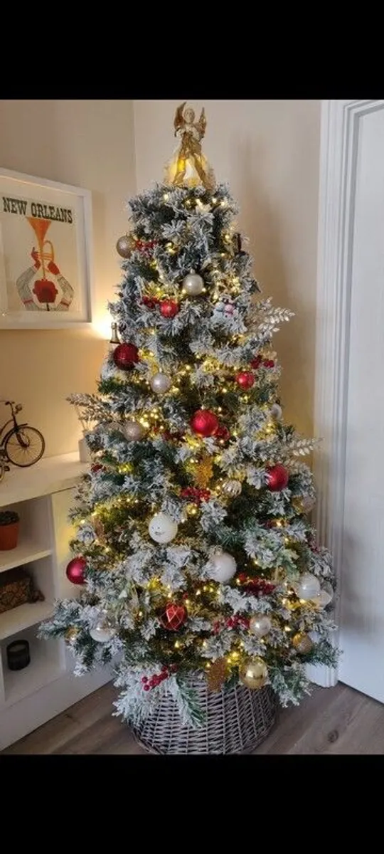 Christmas Tree 6ft Snow Tipped - Image 1