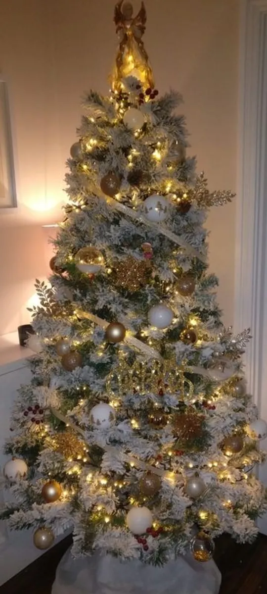 Christmas Tree 6ft Snow Tipped - Image 2