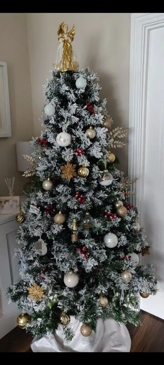 Christmas Tree 6ft Snow Tipped - Image 4