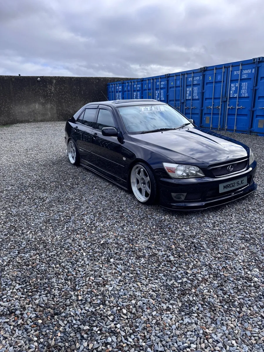 Lexus is 200 sport - Image 1