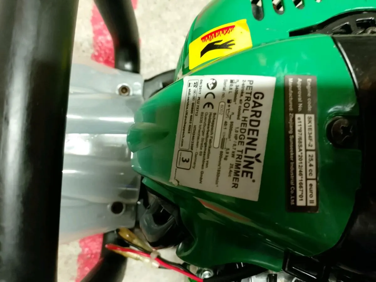 Hedge cutters - Image 3