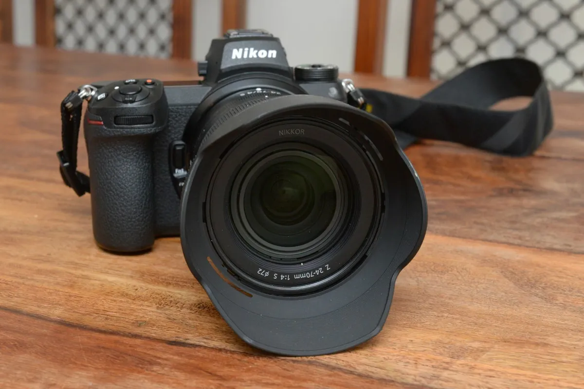 Nikon Z6ii  Mirrorless Camera & 24-70mm  f4 Lens - Image 4