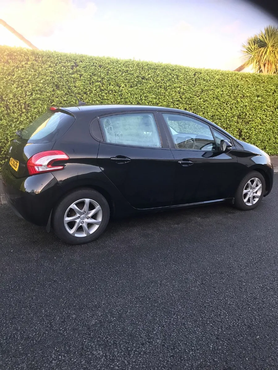 Peugeot 208 2014 - Image 4