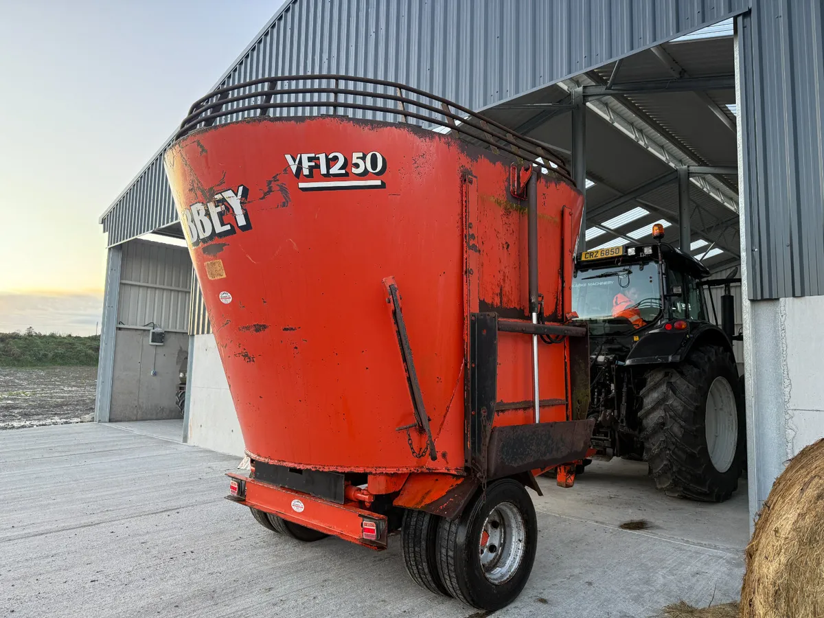 Abbey Diet Feeder €14750 - Image 1
