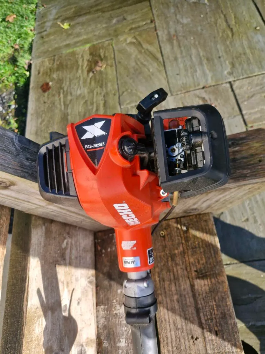 Hedge trimmer and pole chainsaw - Image 3