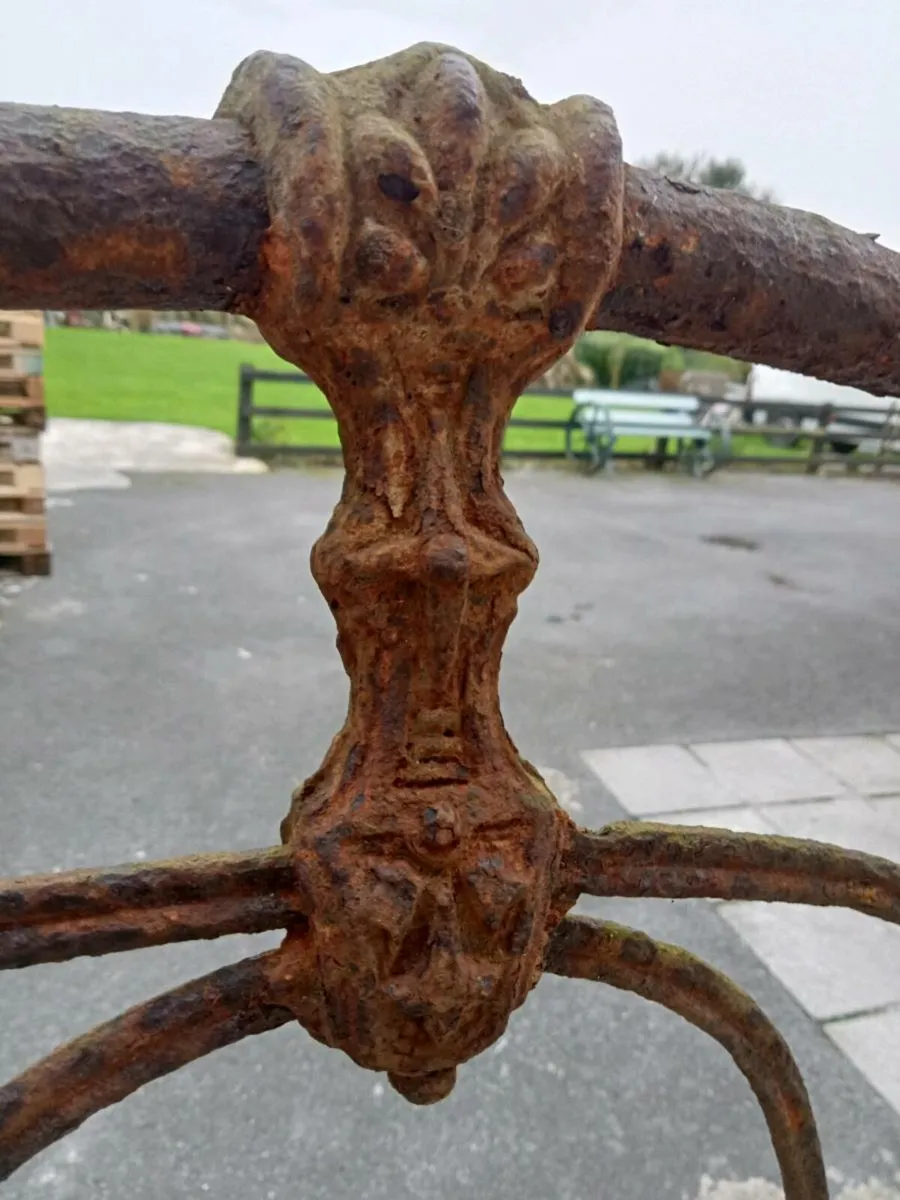 Old bed frame - Image 3