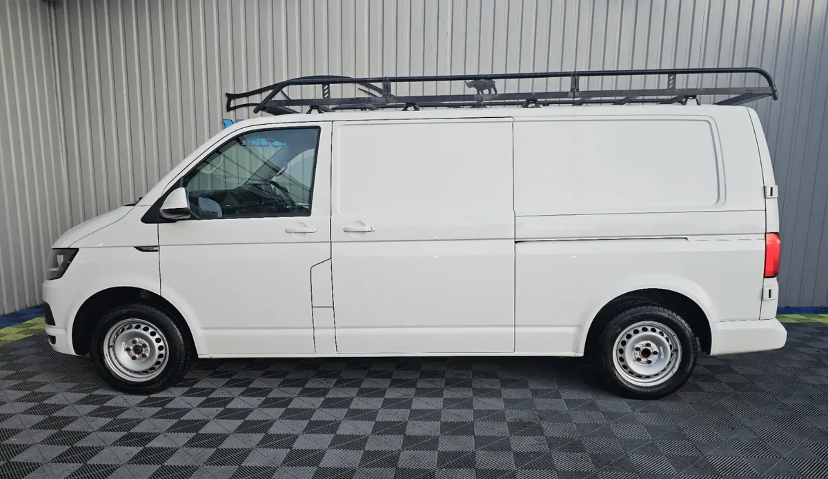 2018 Volkswagen Transporter 2.0D - Image 4