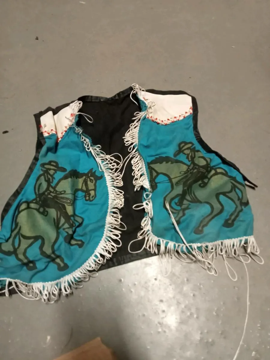 Kids cowboy suit - Image 1