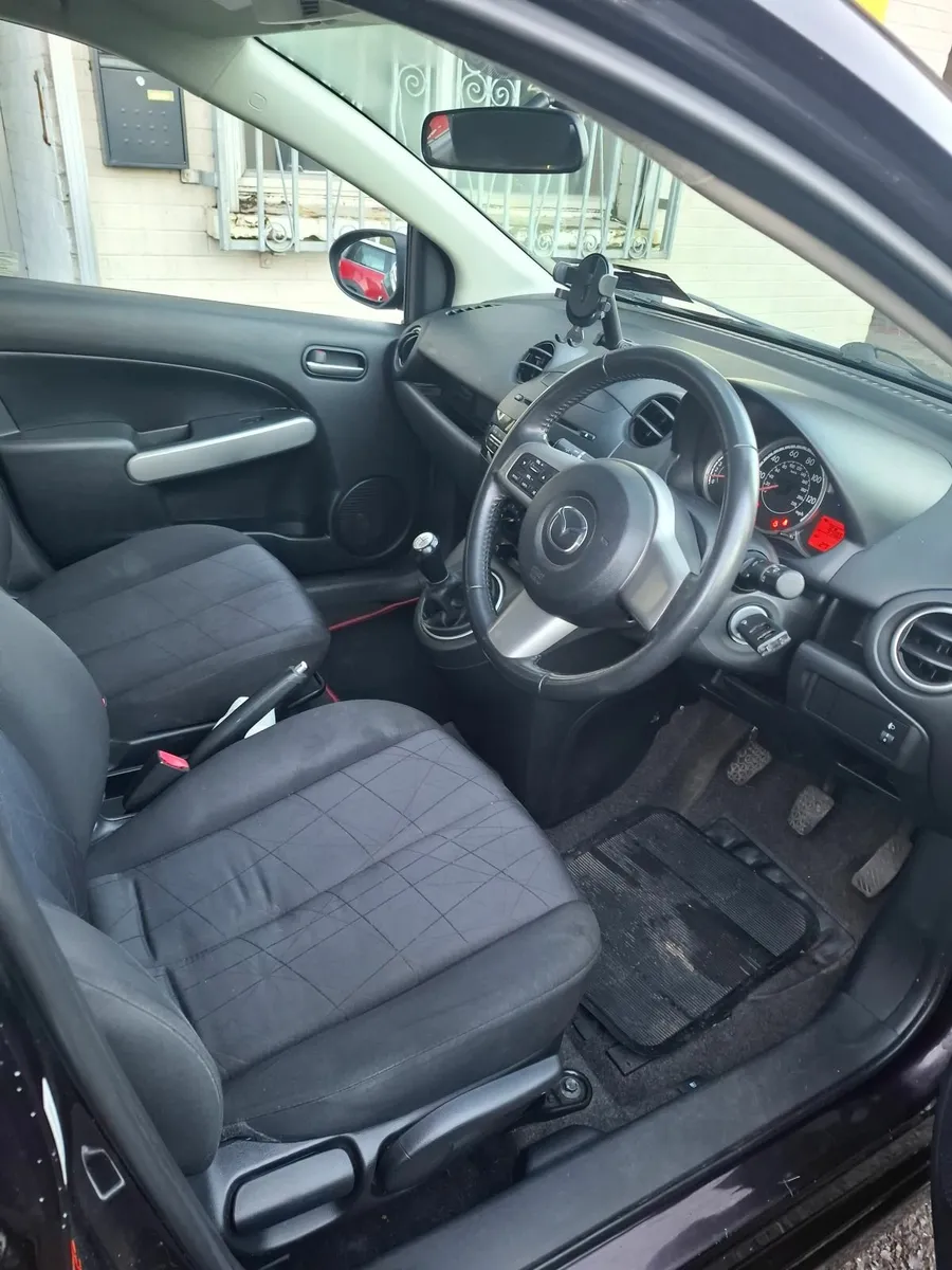 Mazda Mazda2 2011 - Image 3