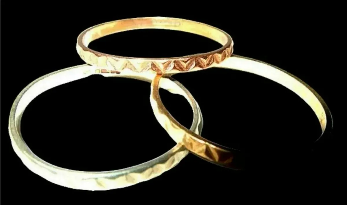 Vintage Trilogy 9ct Rose/White/Yellow Gold Rings - Image 4