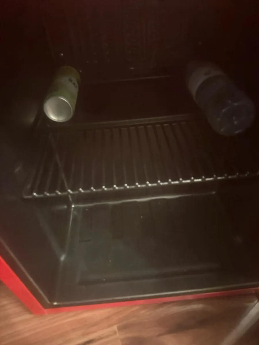 Coke Cola mini fridge - Image 3