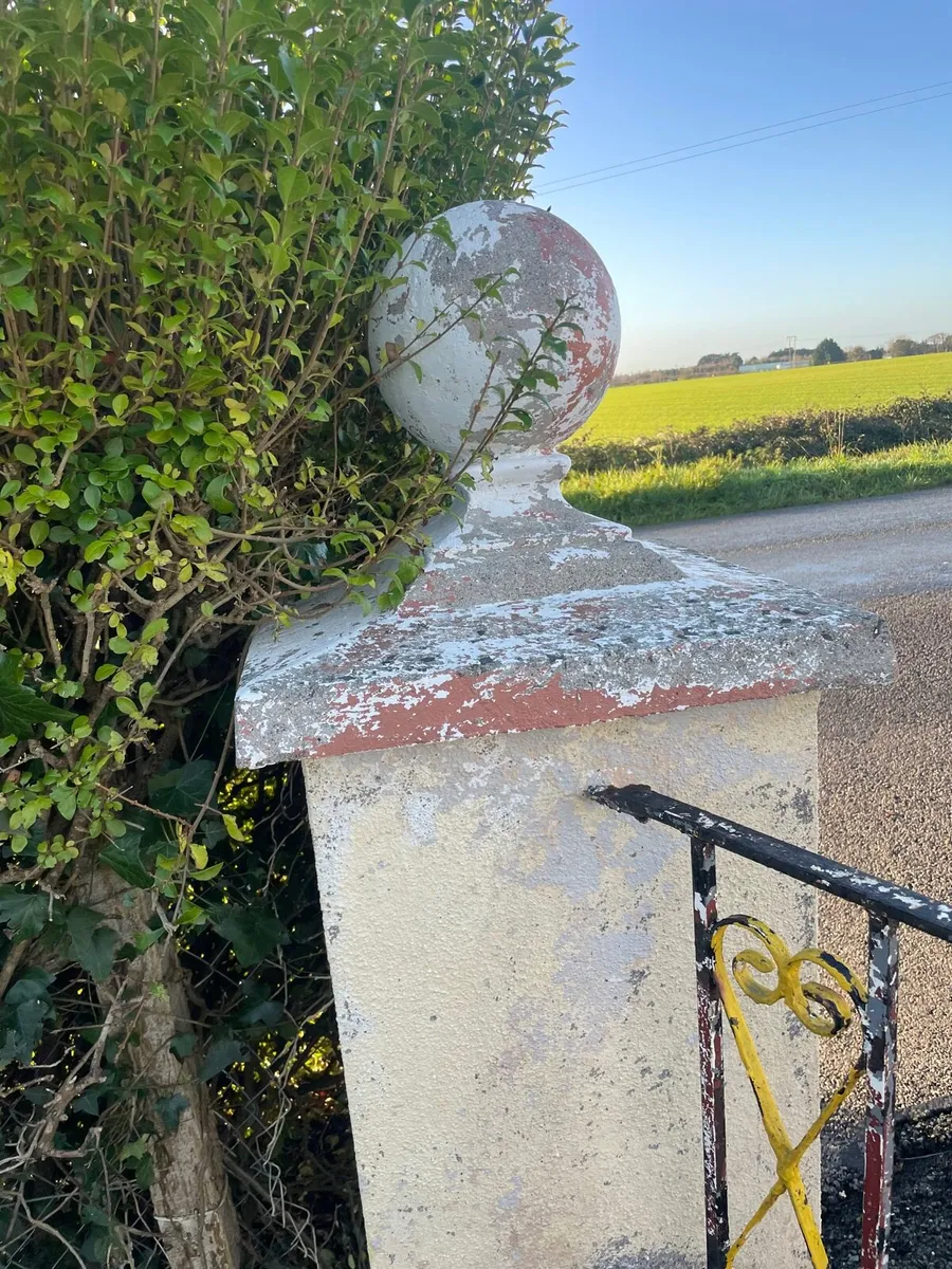 4 x pillar decor ball - Image 1