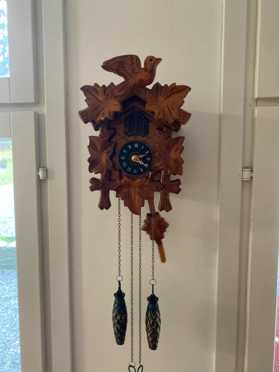 Cuckoo Clock Quartz Clockwork Black Forest Charm - Image 4