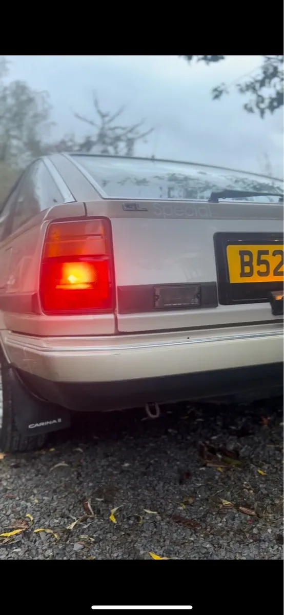 Toyota carina - Image 4