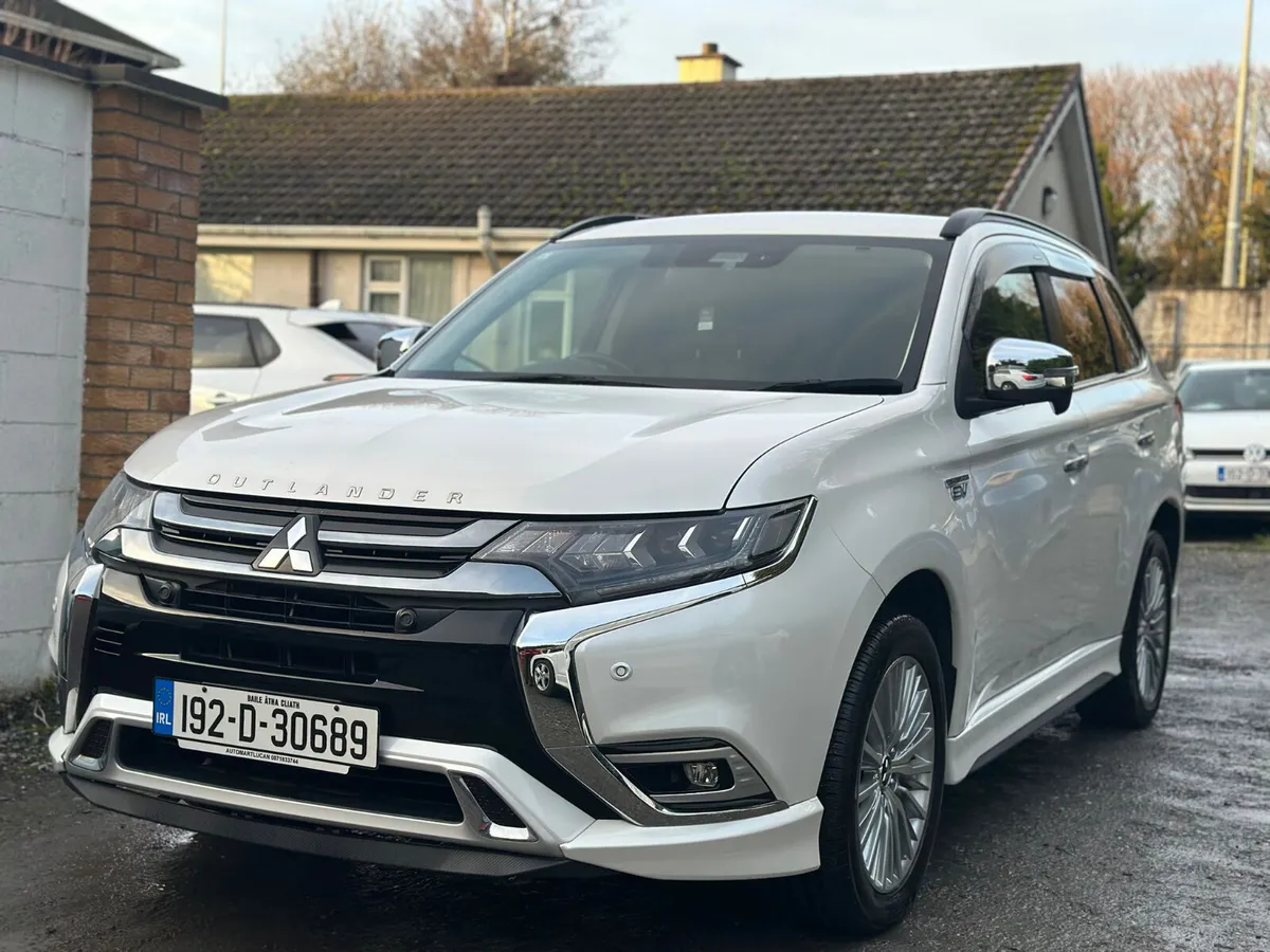 Mitsubishi Outlander 2019 2.4 Plug In Hybrid - Image 3
