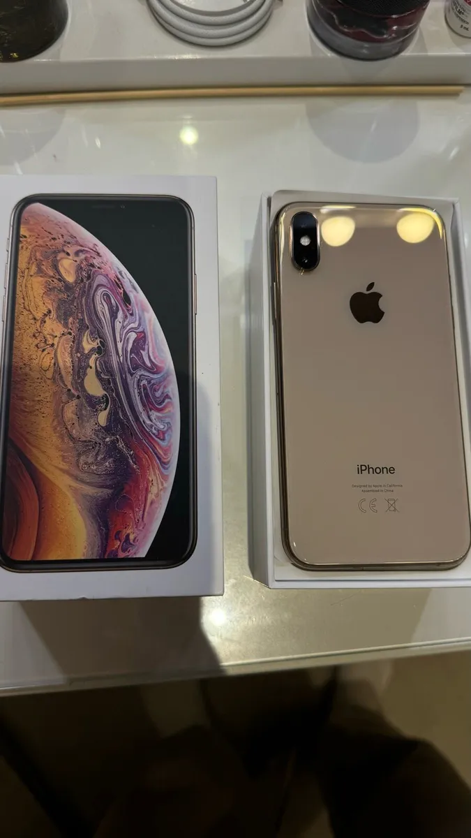 IPhone XS 64GB Gold Unlocked - Image 1