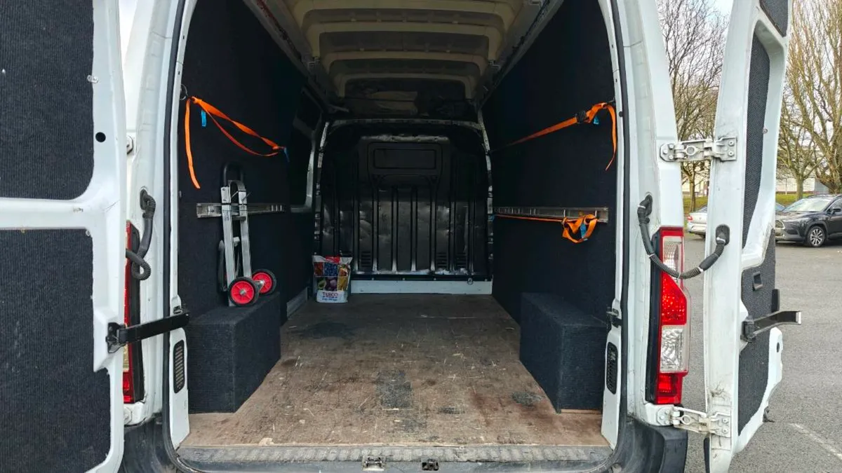 Man with a Van - Image 2