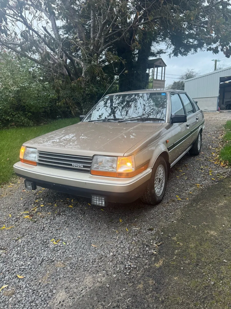 Toyota carina - Image 1