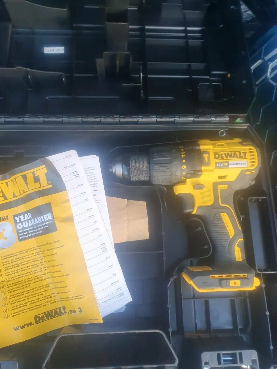 De walt brushless combi drill - Image 3