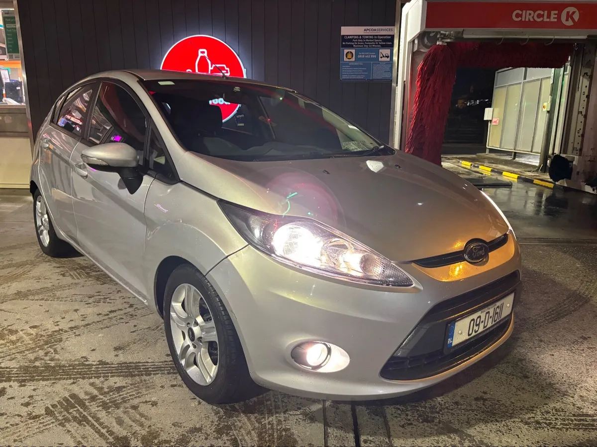 Ford Fiesta 2009 - Image 2