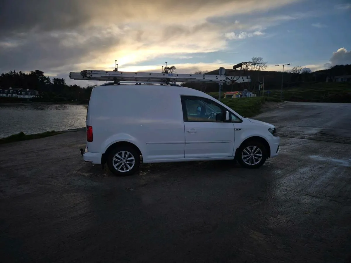 VOLKSWAGEN CADDY HIGHLINE - Image 3