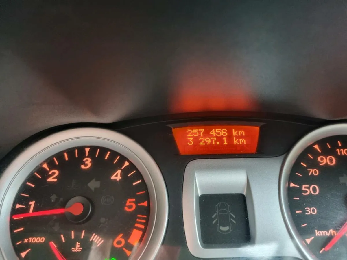 2011 clio New Nct Serviced - Image 4