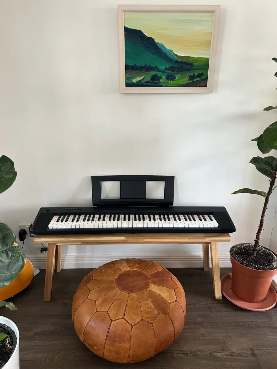 Piano Yamaha Keyboard like NEW - Image 4