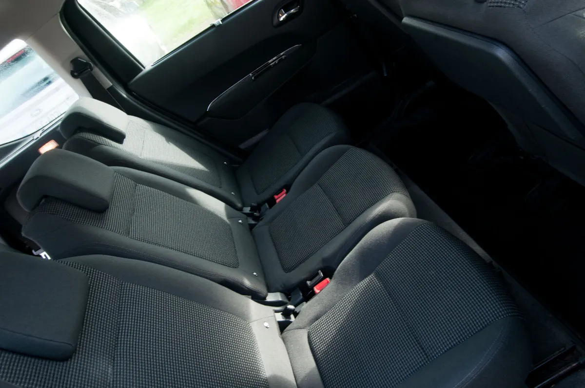 Peugeot 5008 2012 1.6 HDI 112 BHP ACTIVE 7 SEATER - Image 4